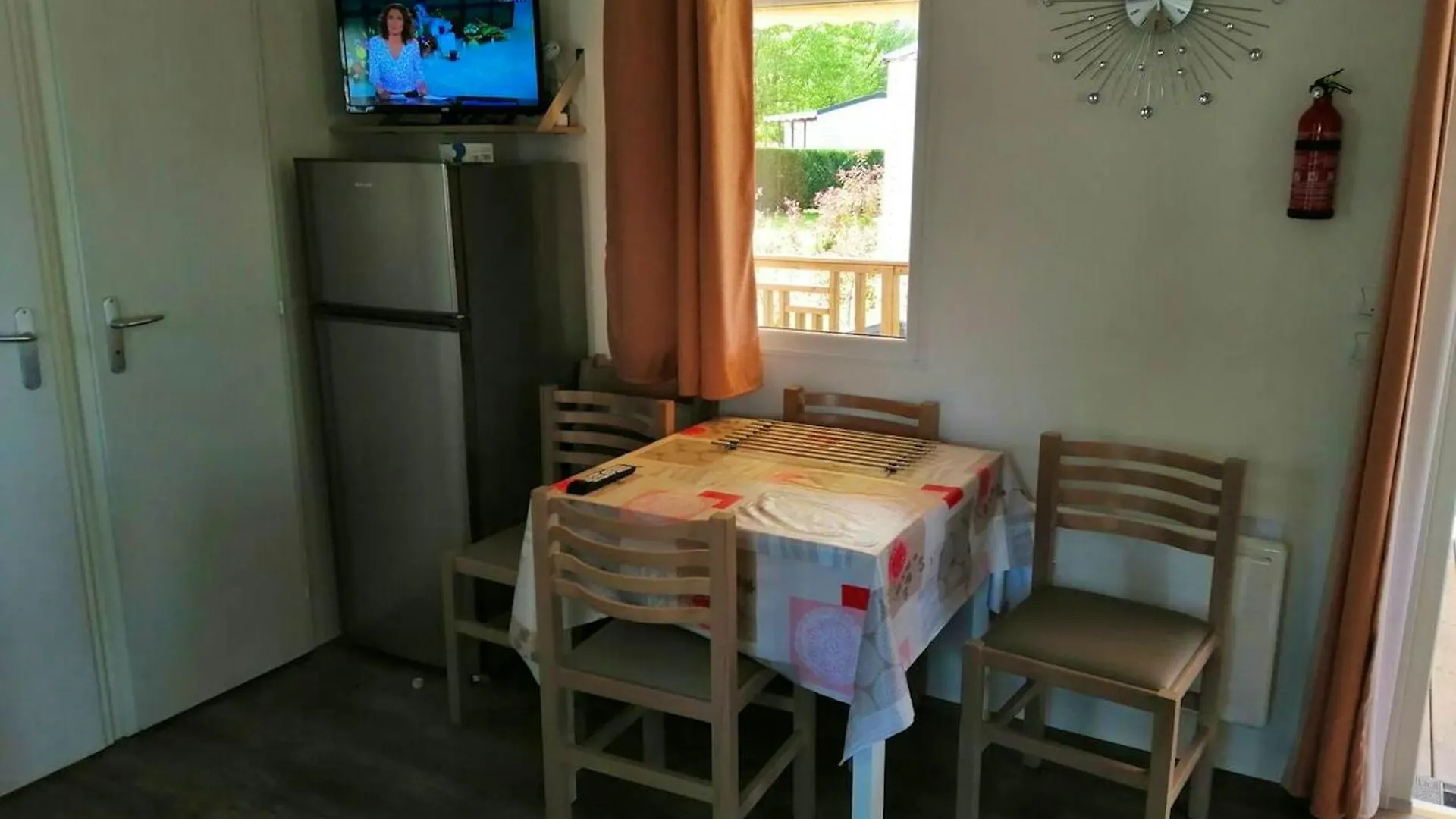 Bungalow Charmant A Condrieu Avec Piscine Partagee Conviviale France