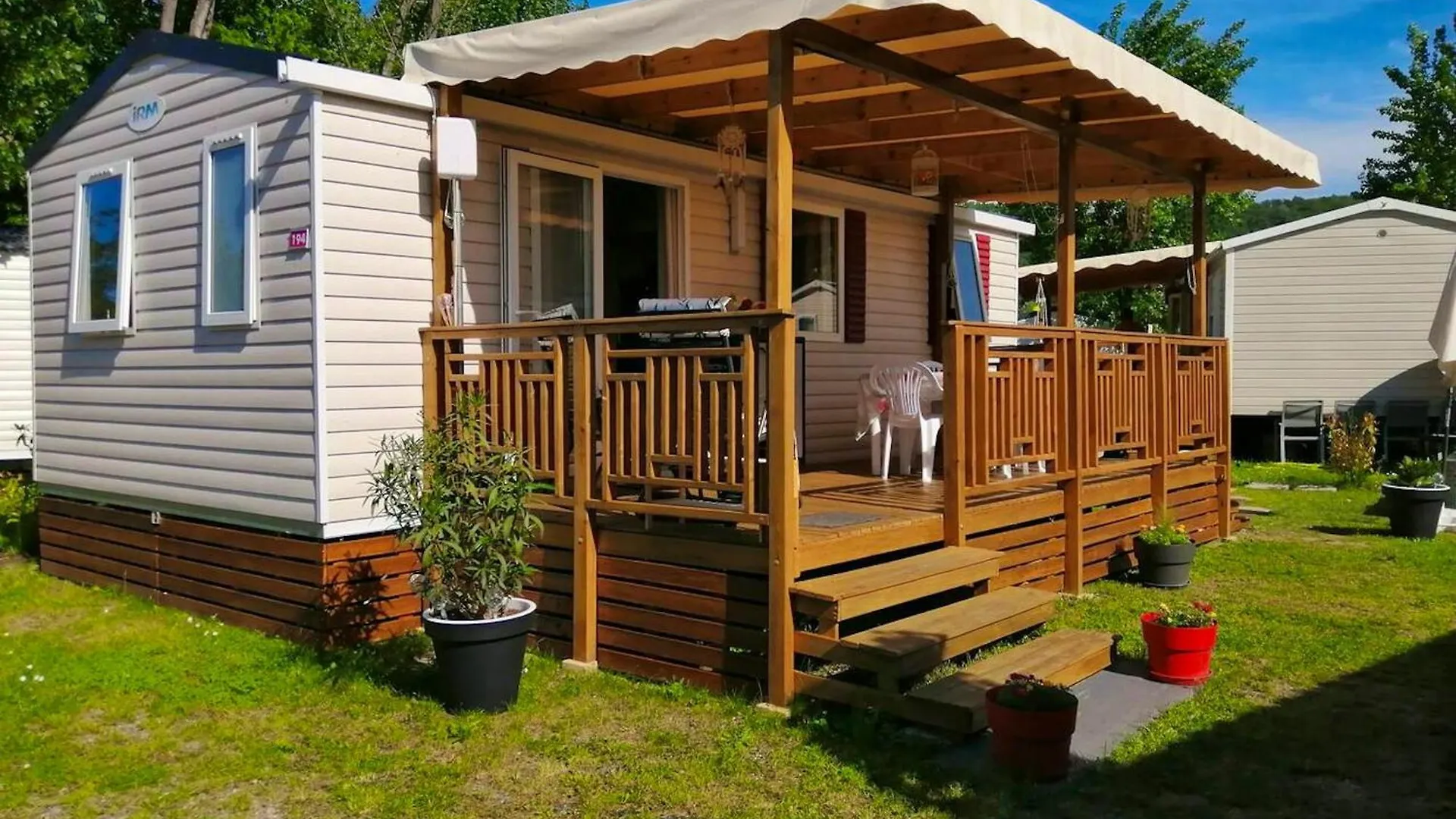 Bungalow Charmant A Condrieu Avec Piscine Partagee Conviviale