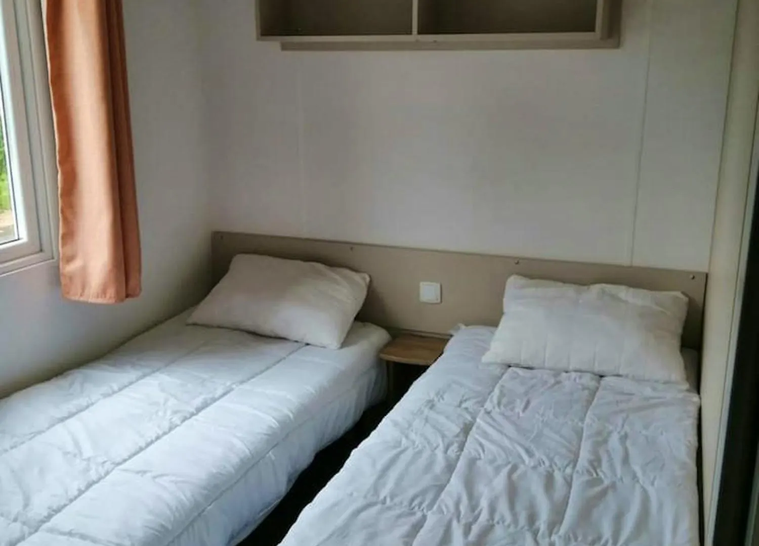 Bungalow Charmant A Condrieu Avec Piscine Partagee Conviviale 0*,  France