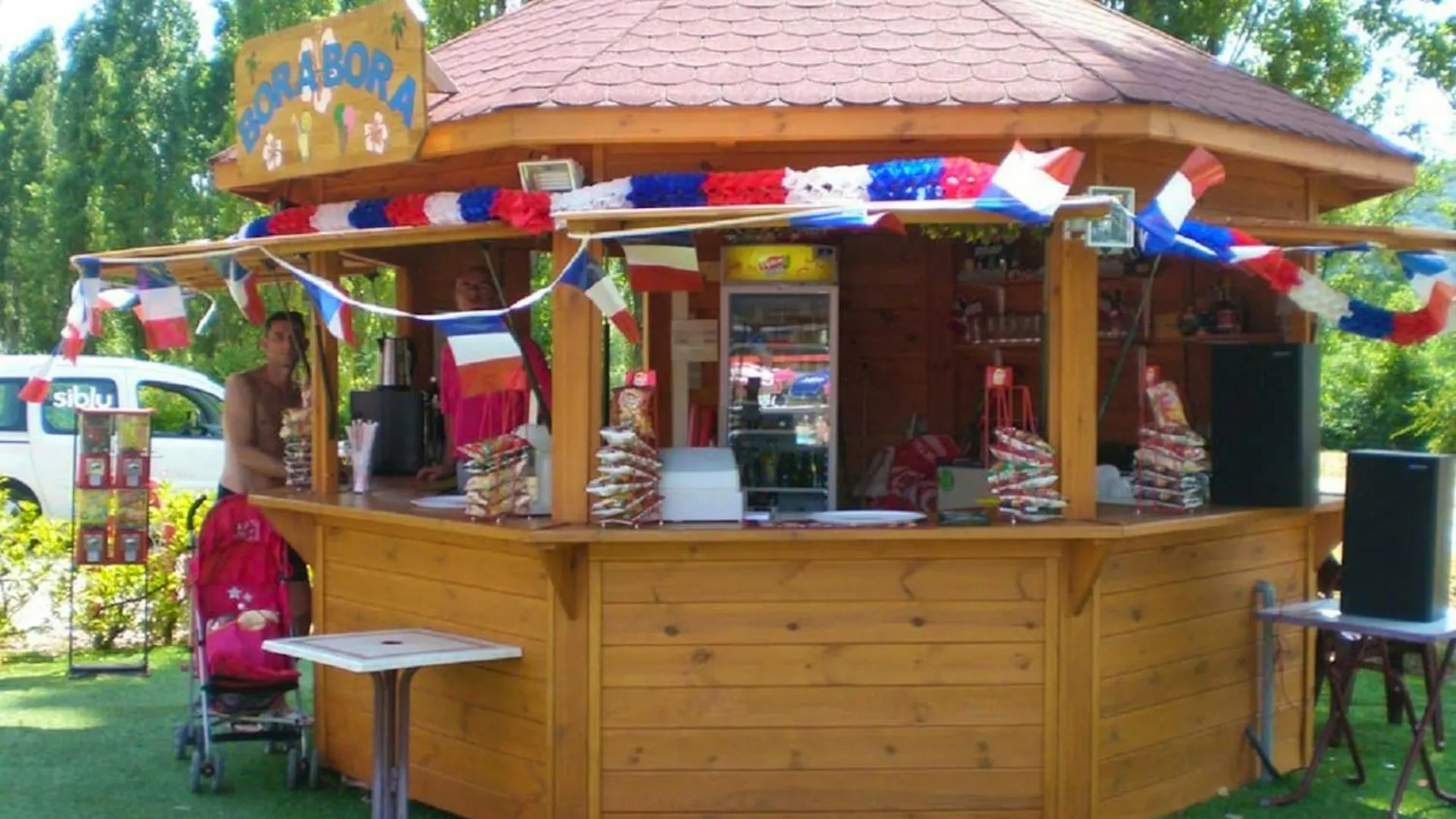 Bungalow Charmant A Condrieu Avec Piscine Partagee Conviviale
